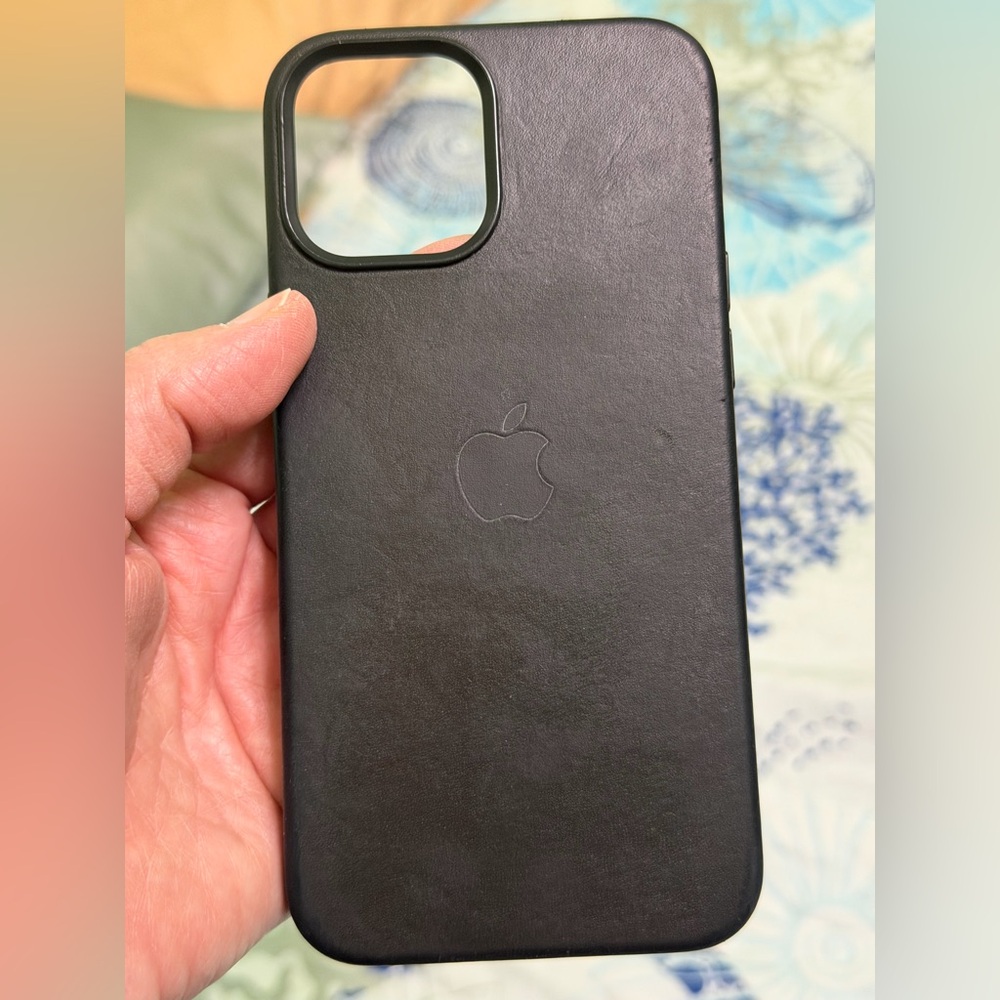 Apple 12 Pro Max Midnight Black iPhone Leather Case